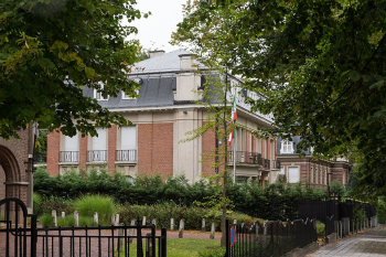 Brussels rally draws 1,500 in support of Iranian people amid escalating tensions